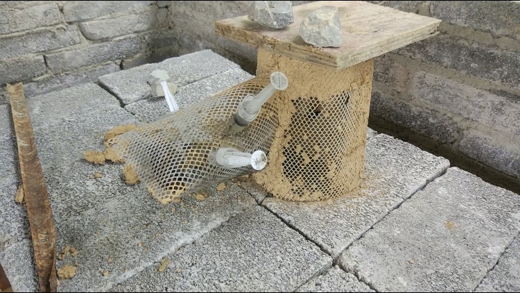 農村小伙深山養殖馬蜂窩，蜂蛹一公斤150元，能脫貧致富嗎？