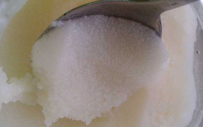 東北黑蜂椴樹(shù)雪蜜為什么是固體的（椴樹(shù)蜜結(jié)晶后很硬是假的嗎）