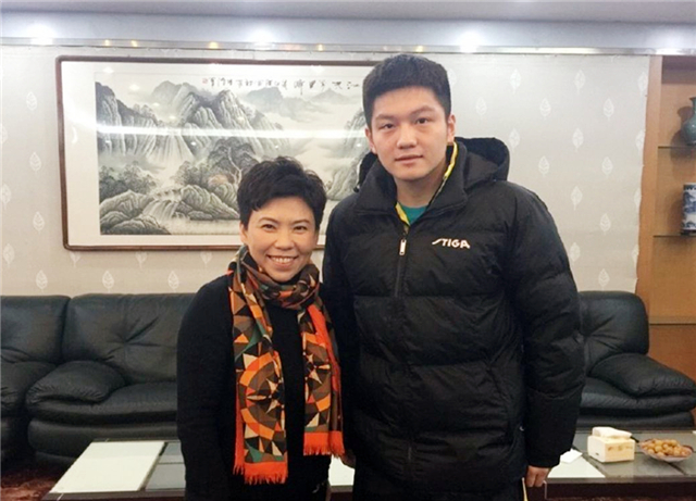 鄧亞萍批評奏效！樊振東開竅逆轉奪冠，原來擊敗馬龍靠的就這兩招