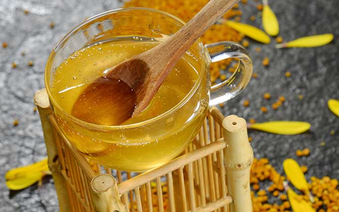 枇杷樹(shù)分泌蜜嗎（枇杷有蜜嗎）